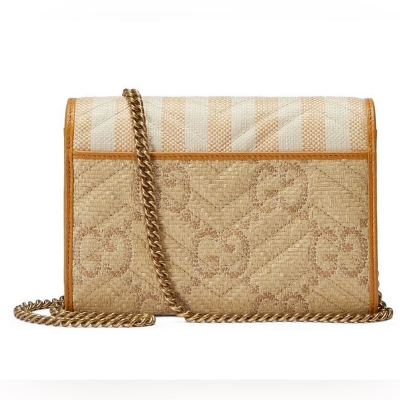 Gucci mini GG Marmont matelassé crossbody bag - Picture 2 of 7